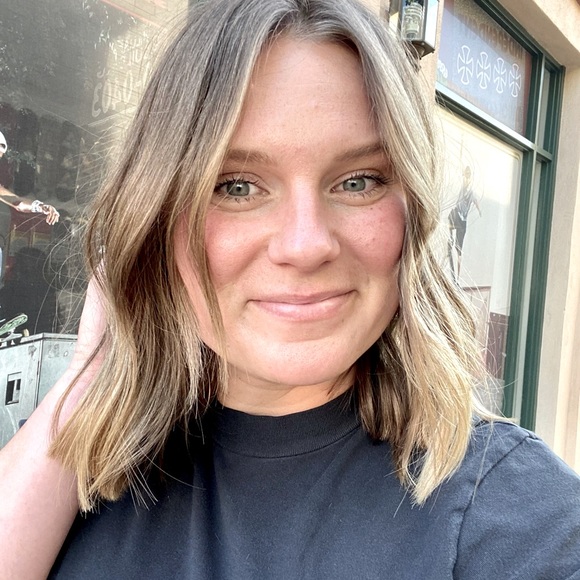 Meet your Posher, Elizabeth - Picture 1 of 1